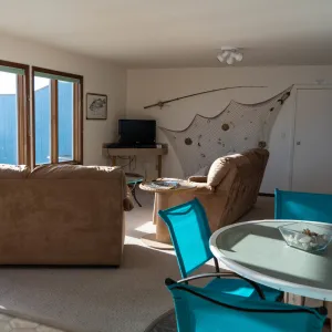 a screen shot of a living room